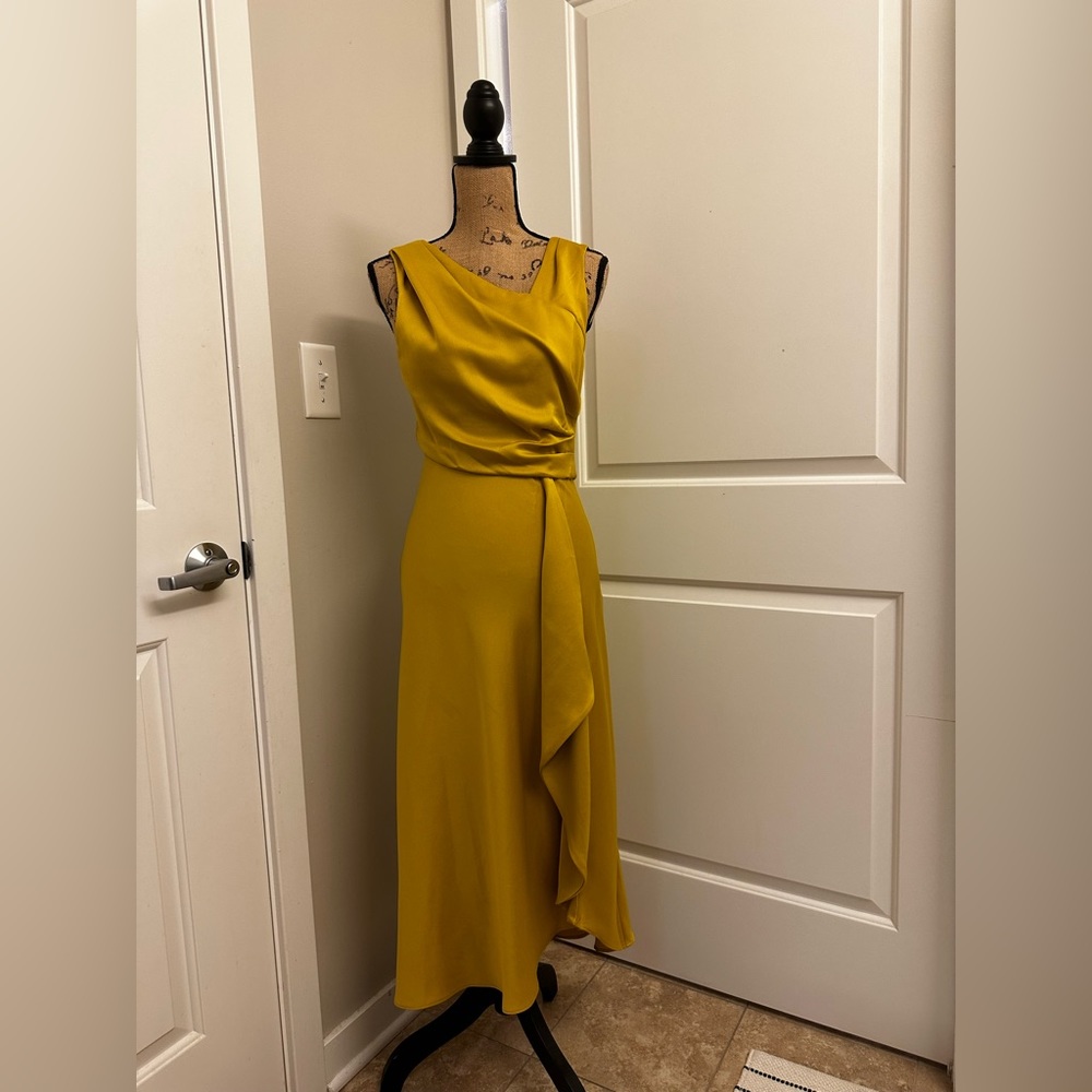 Just Taylor metallic yellow  satin cocktail dress